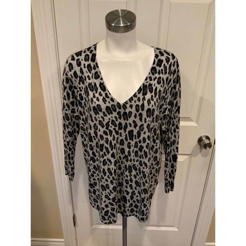 Joie Gray Thin Knit Leopard Print V-Neck Sweater, Size S